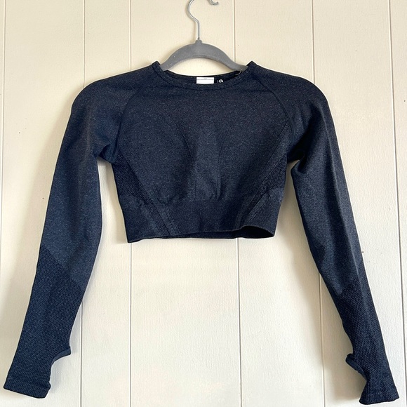 AYBL Balance V2 Seamless Long Sleeve Crop Top - Picture 2 of 6